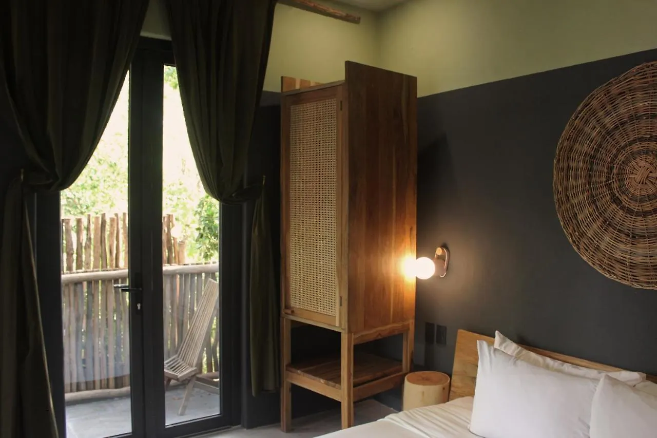 Bed and Breakfast Loba Tulum Male Only 4*,  Messico