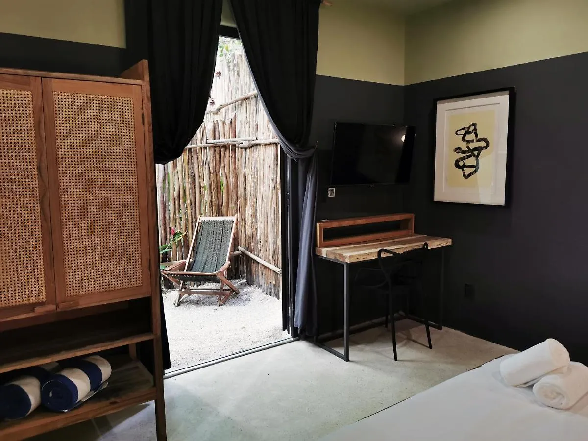Bed and Breakfast Loba Tulum Male Only Bed & Breakfast