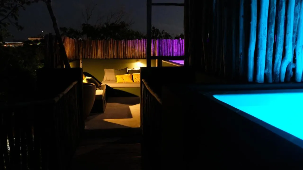 Bed and Breakfast Loba Tulum Male Only Bed & Breakfast